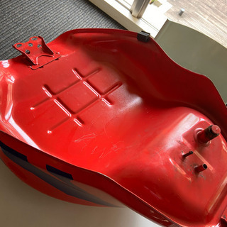 バイク　車種不明　ガソリンタンク　ジャンク　補修用　レストア ⁉︎　SC33 ⁇  の画像