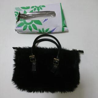 『更に値下げ‼️』【中古美品】フワフワの黒のハンドバッグ