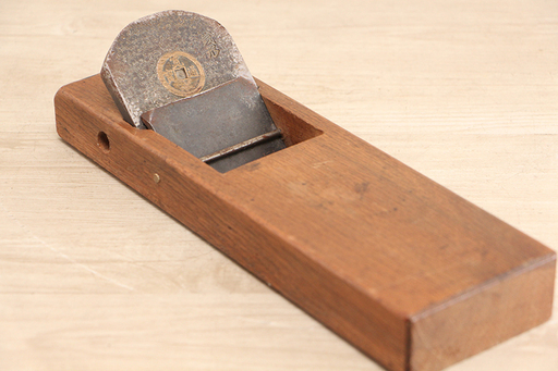 古い 鉋の刃 銭形平次 寛永通宝 大工道具(HD650wYGG)