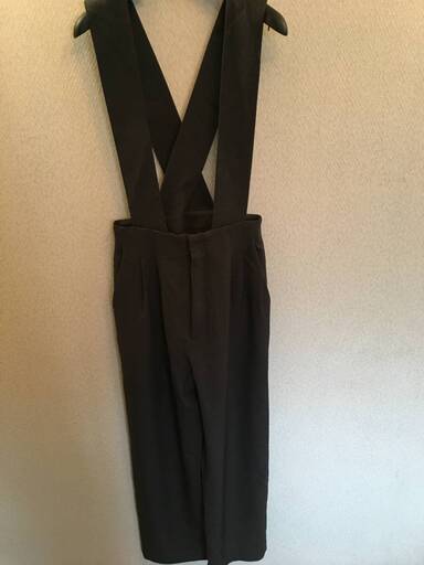 新品　サロペットパンツ　シンプル　パンツスタイル　メーカー不明 素材不明　デザインサンプルのため１点のみ