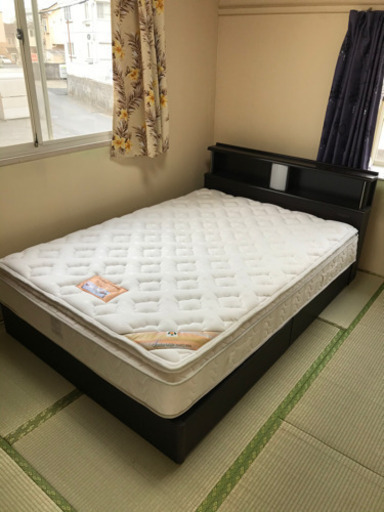 美品　ダブルベッド(マットレス込み) 140cm