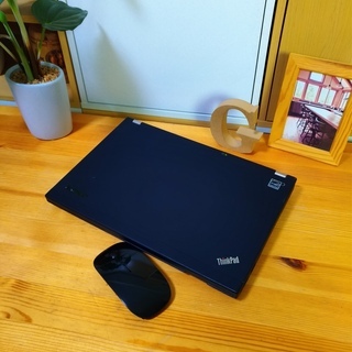 corei5でメモリ8Gの超高性能Lenovo♪　美品！　コンパクトで持ち運び便利☆　高級感のあるマットブラック★　最新Windows10　64Bit♪　　Lenovo ThinkPad 　レノボ　　t　大容量320G　黒　　12.5インチ液晶　マウス付き 　ノートパソコン　無線LAN　Wi-Fi対応 　