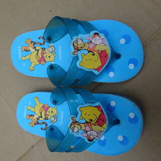 ビーチサンダル　pooh　１６