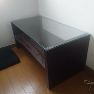 おしゃれなガラステーブル