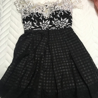 ドレス　黒