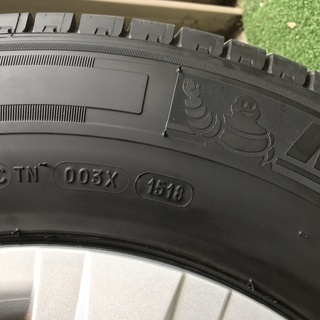 ハイエース200系　純正ホイールタイヤセット