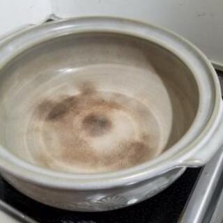 土鍋と料理皿。使わないので。の画像