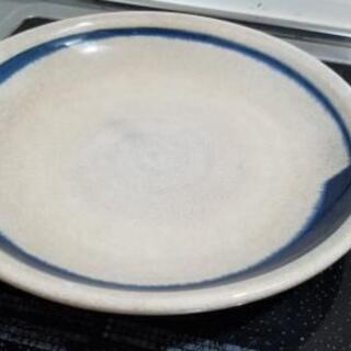 土鍋と料理皿。使わないので。の画像