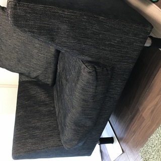 ソファ 一人用 クッション付き チャコールグレー 生地布製の画像