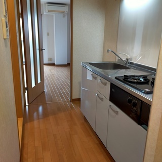 【賃貸マンション】約10畳　角部屋    バストイレ別　１間クロ...