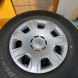 ハイエース新車外し純正タイヤホイールセットの画像