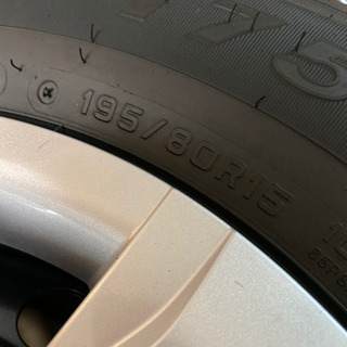 ハイエース新車外し純正タイヤホイールセットの画像