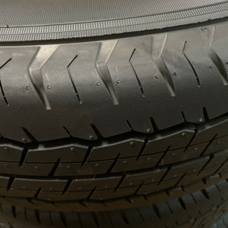 ハイエース新車外し純正タイヤホイールセットの画像