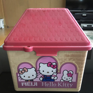 (お取引中) キティーちゃんの牛乳入れです