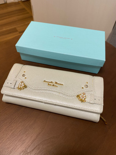 【新品】Samantha Thavasa 財布　白のラメ