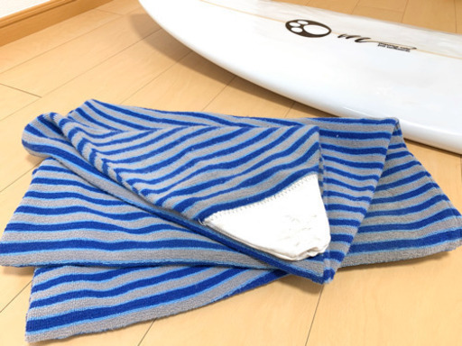 サーフボード（ﾓｰﾘｽｺｰﾙ  ﾀﾞｰﾃｨｰﾃﾞｨﾝｺﾞ）ﾆｯﾄｹｰｽ付き