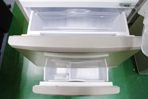 (店舗同時販売中) 2019年製 335L ３ドア冷蔵庫 Panasonic NR-C340C-N。