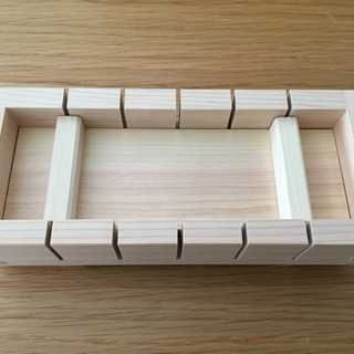 【売ります】新品未使用　押し寿司器