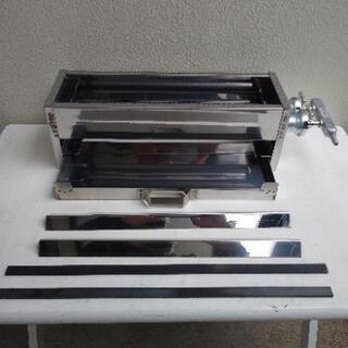 本格的な　焼き鳥調理に　やきとり焼器　業務用キッチンカーに　テイクアウト用　厨房機器の画像
