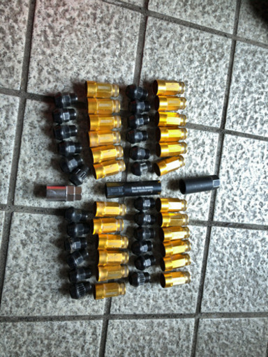 ESSEX 2ピースシェルナット　ハイエースに使用24ケ　ロックナット有り