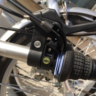 折り畳み　自転車　20インチ 6段変速機