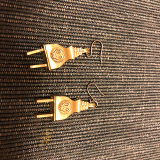 プラグ型ピアス