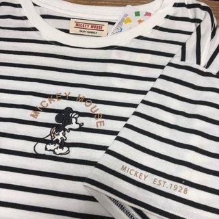 ミッキー Tシャツと可愛いミッキー の瓶2つの画像
