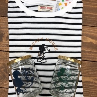 ミッキー Tシャツと可愛いミッキー の瓶2つ