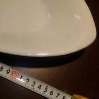 大きめの盛りつけ皿(中古美品)まとめて5枚の画像