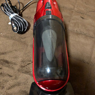 <2回のみ使用、交渉成立>オシャレなレッドの車内用掃除機の画像