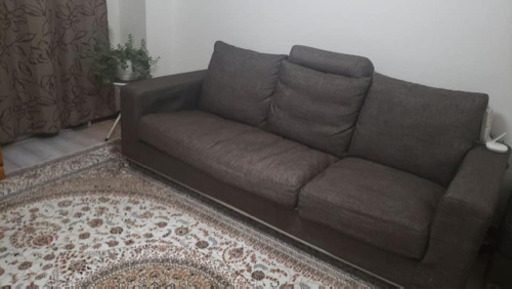 ソファーとオットマン。無料配送。