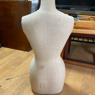 女性ボディ　トルソー　木製の画像