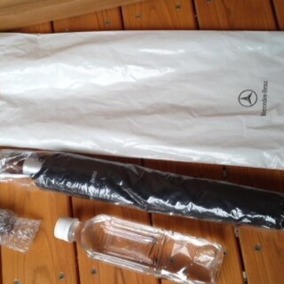 正規本物新品メルセデス ベンツ オリジナル アンブレラ傘ブラック黒BENZ純正傘袋付き☆非売品ノベルティ晴雨兼用ジャンプ傘の画像