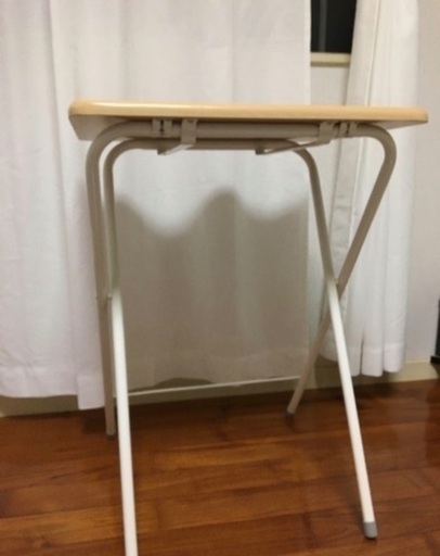 折りたたみテーブル