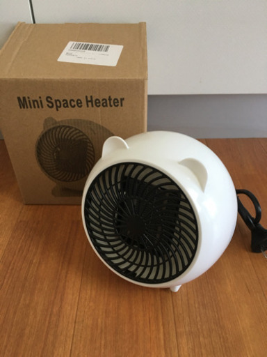 セラミックファンヒーター新品