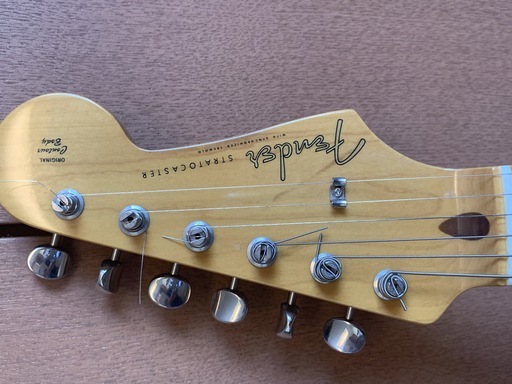Fender stratocaster + Roland micro cube をセットで譲ります