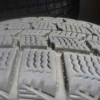 スタッドレスタイヤ165/70R14の画像