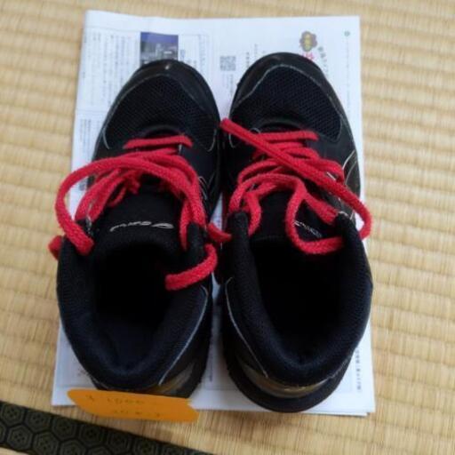 ａｓｉｃｓ 子供用　バスケットシューズ