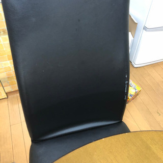 黒椅子❗️１つ売れたため残り一つです❗️