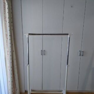 ハンガーラック キャスター付きの画像