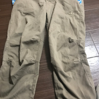 短めパンツ