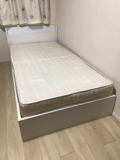 収納付きシングルヘッド　マットレス付き