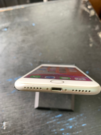 【SIMフリー】au iPhone7 32gb シルバー バッテリー新品