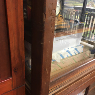 昭和レトロな雰囲気のある古い木製飾り棚 ショーケース 店舗什器