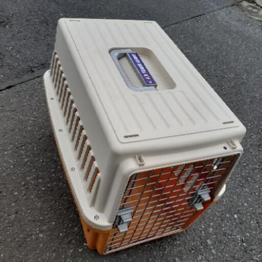 値下げします。使ってください。小中型犬用キャリーケージ