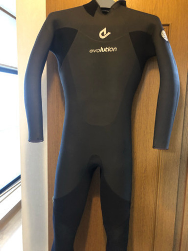 セミドライウエットスーツ