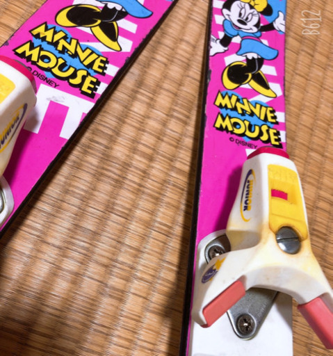 ミニーちゃんのスキー板 高品質 128㎝ ミニーちゃん スキー板 ストック