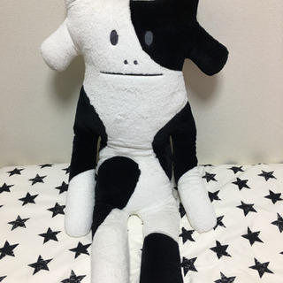 白黒の人形クッション