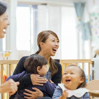 【お子様お預かり無料・駅近・小規模保育園】保育士さん（パート募集）！！