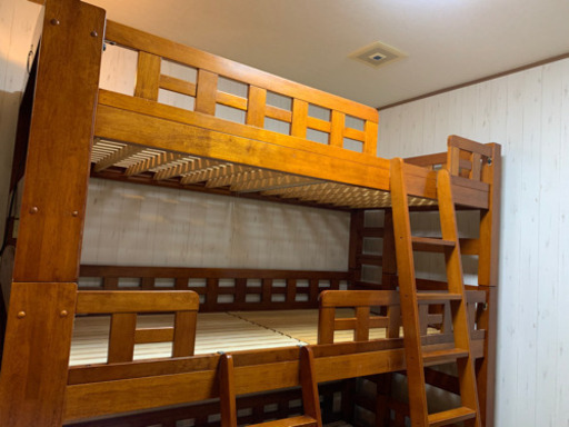 高級三段ベッド